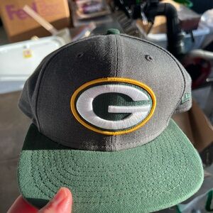 New Era 9FIFTY Gray and Green Cap